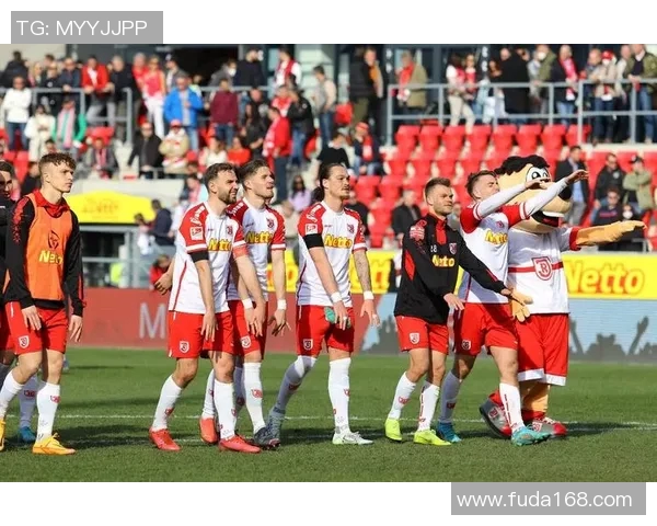 奥斯纳与韦恩的精彩对决揭示了足球战术的深层次博弈与球员的个人魅力