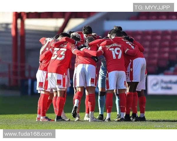 德比郡与诺丁汉森林激战成和比分揭晓精彩瞬间回顾