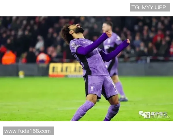 利物浦与托特纳姆激战正酣谁能在英超赛场上笑到最后