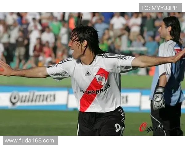 河床与班菲尔德的精彩对决比分分析与赛后点评