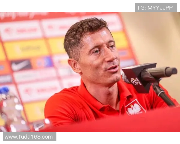 莱万重返德甲与旧主交锋拜仁球迷怒斥其忘恩负义