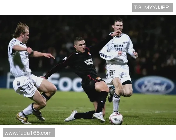 本泽马：从足球天才到传奇前锋的辉煌旅程与成就解析